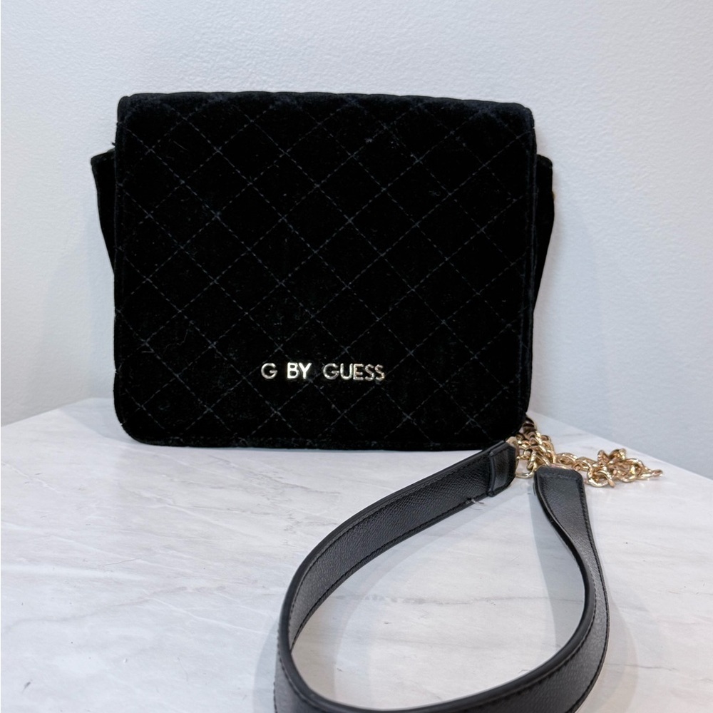 🔥G by Guess Black Quilted Crossbody Bag🔥